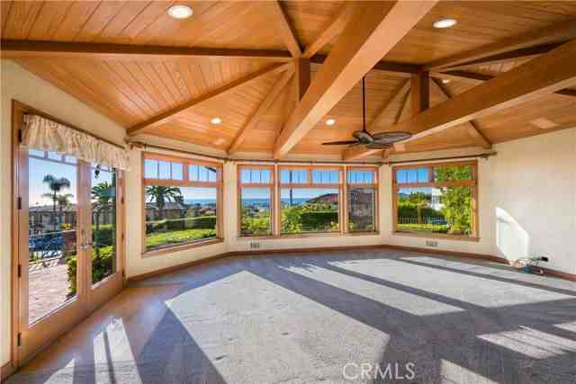 811 6th St - Photo 2 of 8