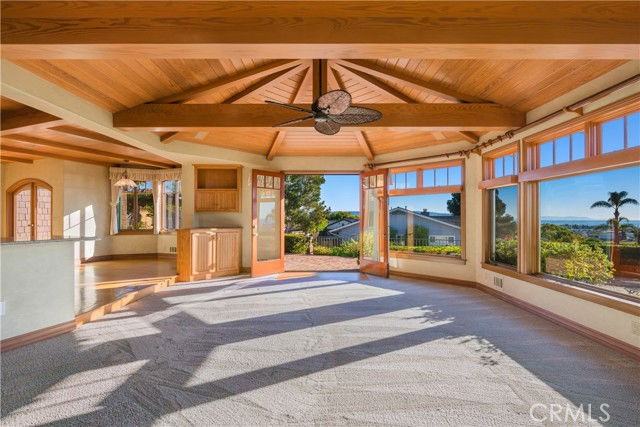 811 6th St - Photo 6 of 8