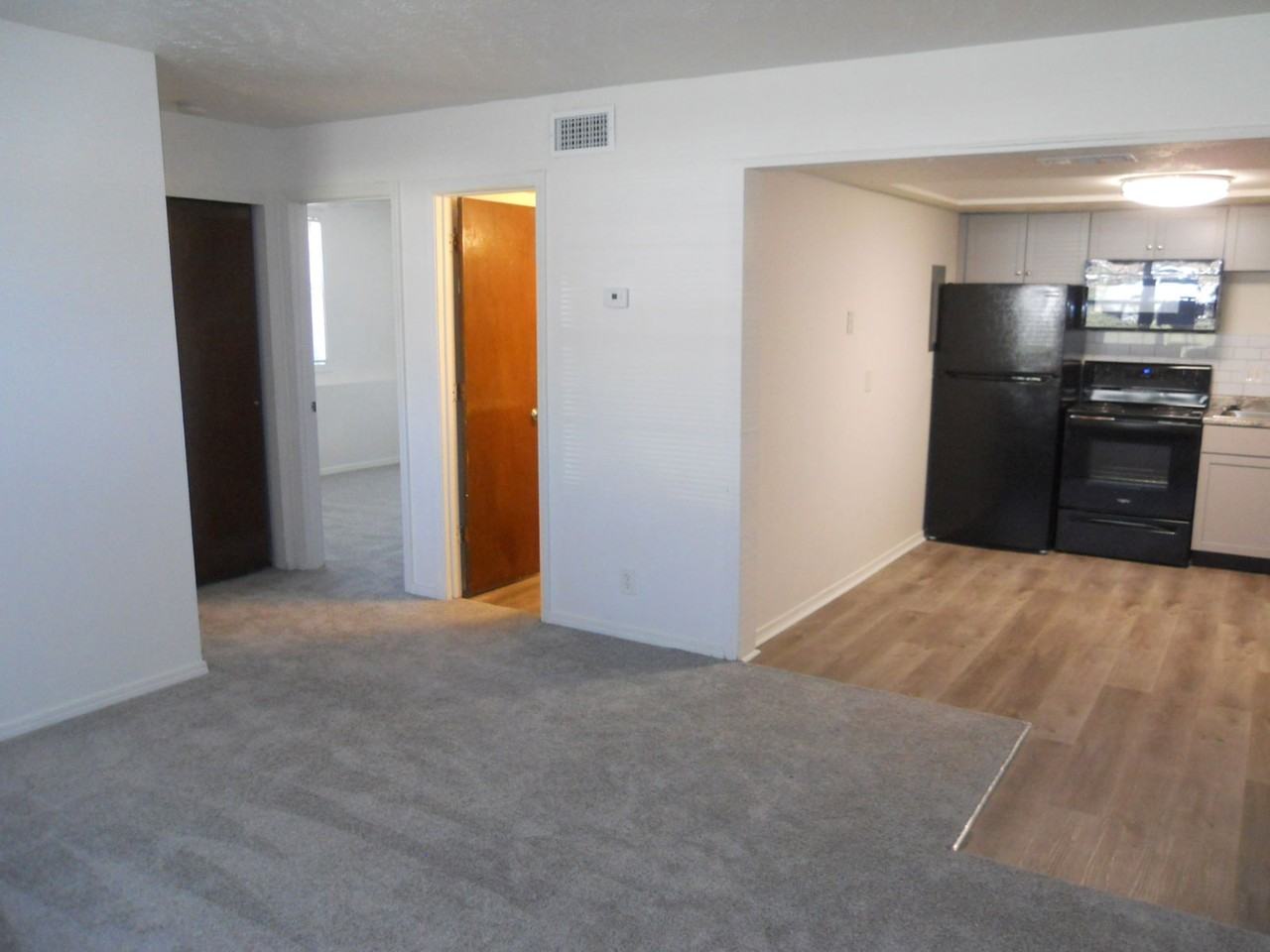 2003 W 27th St #2 - Photo 2 of 8