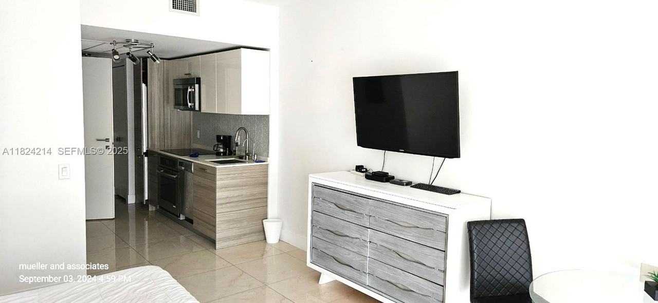 1300 Brickell Bay Drive - Photo 6 of 7