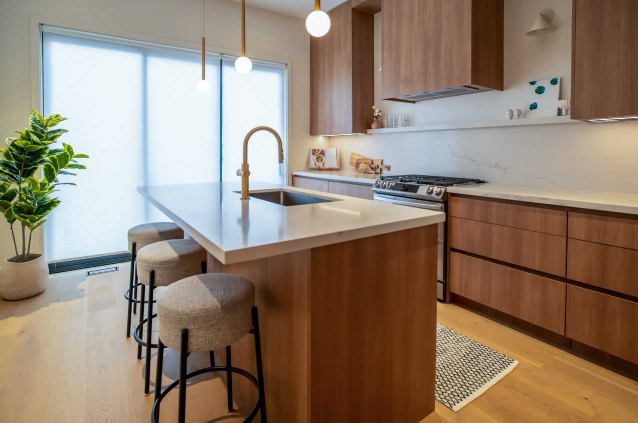 577 Concord Ave - Photo 5 of 20