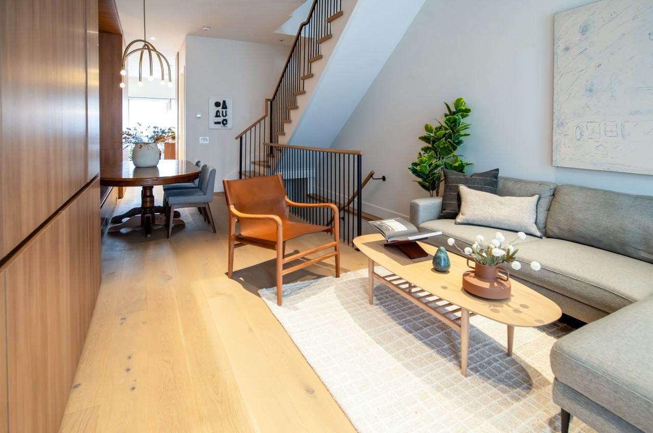 577 Concord Ave - Photo 4 of 20