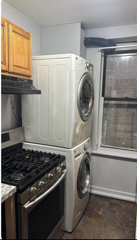 Woodycrest Ave - Photo 2 of 12