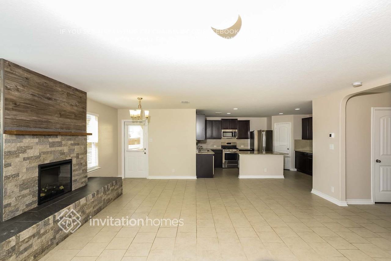 9203 Savoy Sands - Photo 5 of 17