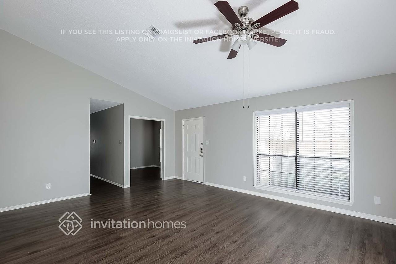 3707 Seville Ln - Photo 6 of 21