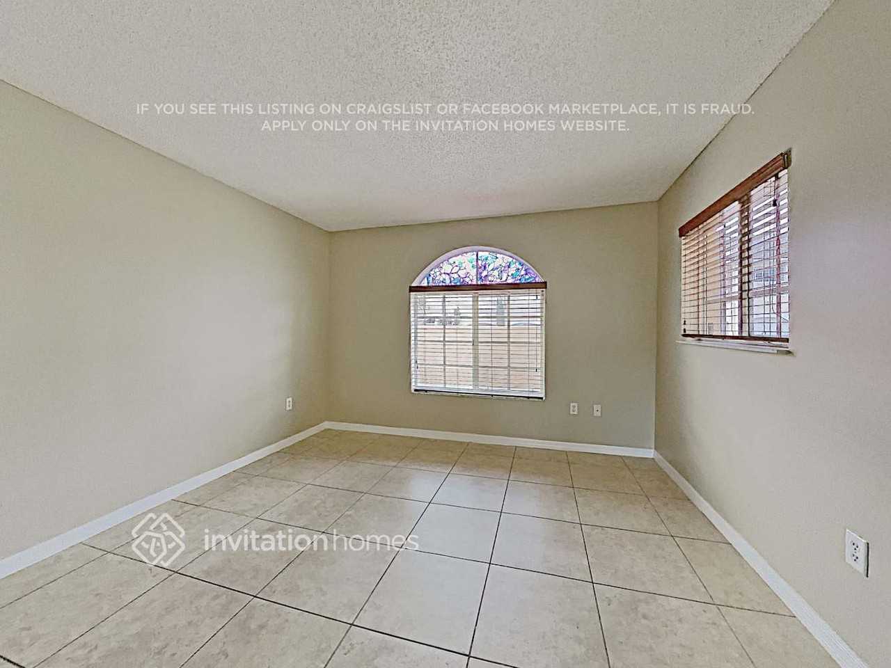 3673 Sw 153rd Pl - Photo 4 of 20