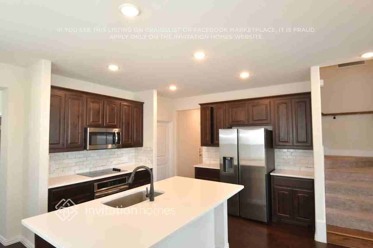 1504 Smoke Signal Ln - Photo 5 of 19