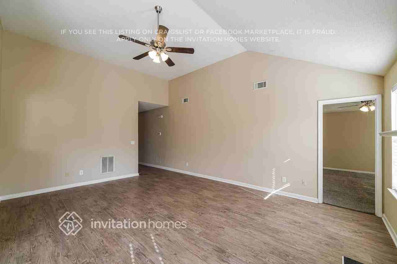 4116 Green Field Dr - Photo 5 of 17