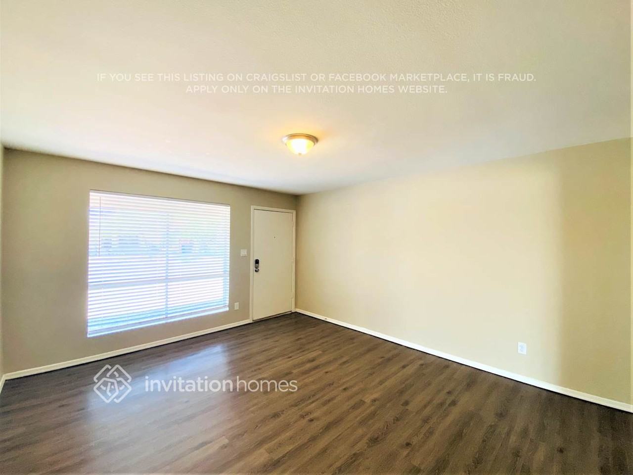 2576 E Commonwealth Cir - Photo 3 of 21