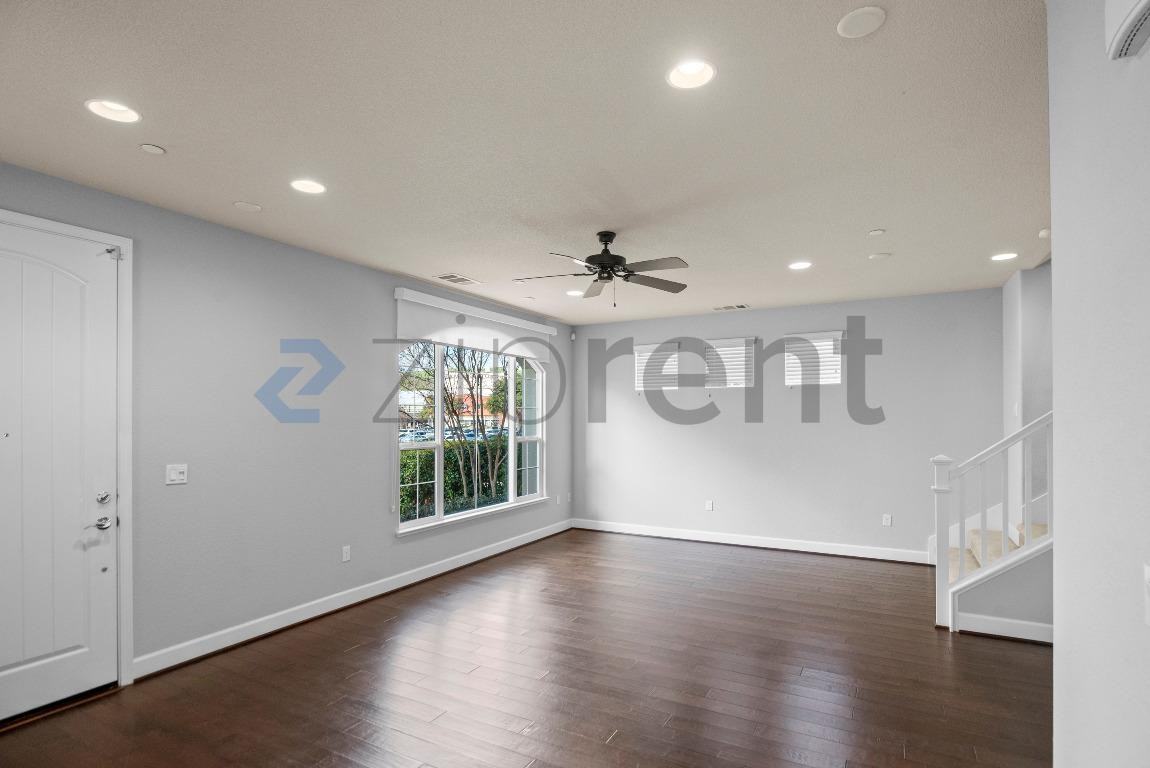 328 Selby Ln - Photo 5 of 31