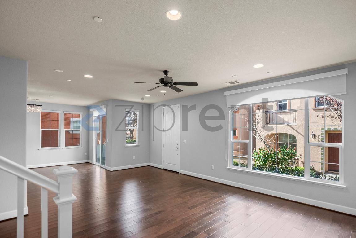 328 Selby Ln - Photo 7 of 31