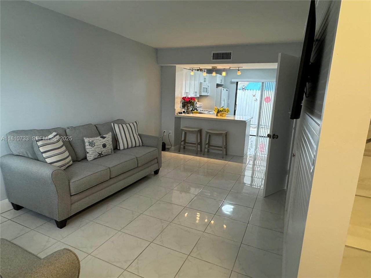 1817 Southwest 107th Avenue - Photo 3 of 6