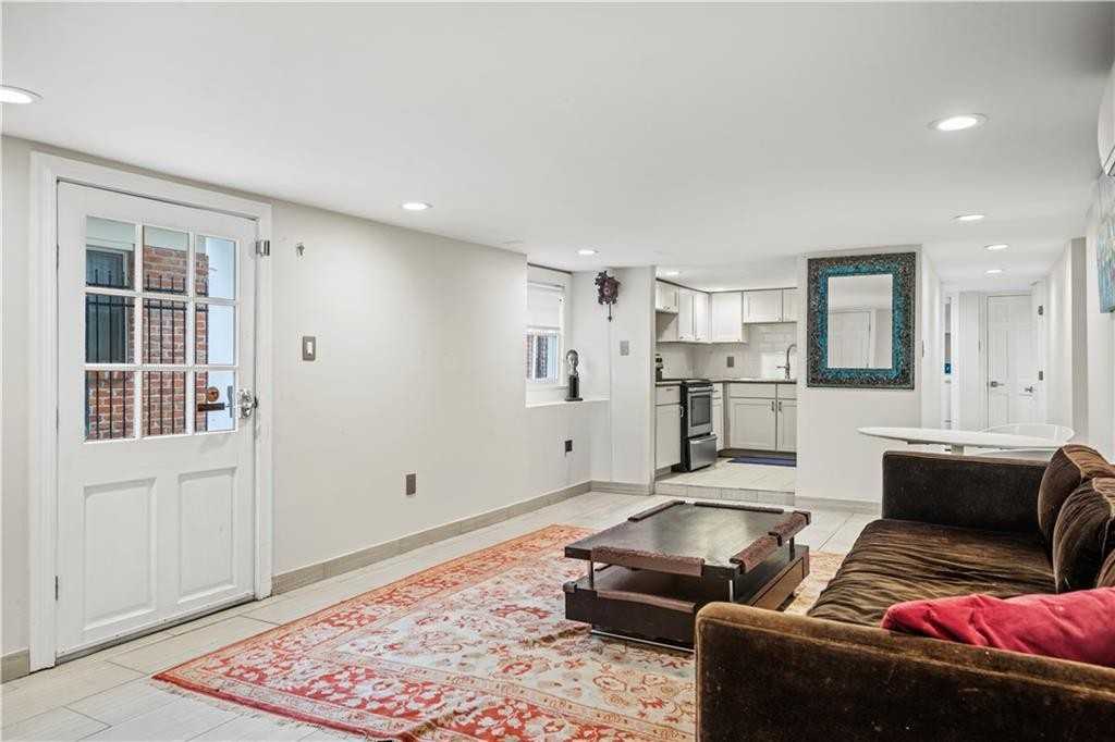 2429 Octavia St - Photo 2 of 17