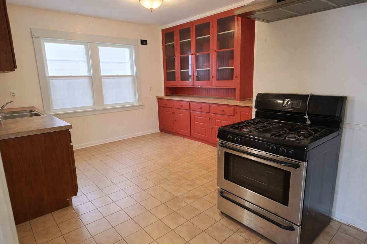 63 Holmes St - Photo 2 of 11