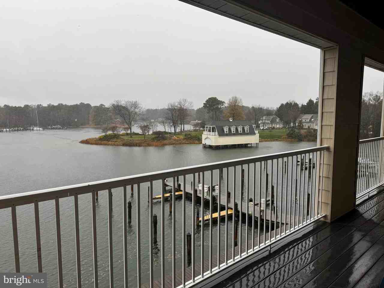 622 Oyster Bay Pl - Photo 2 of 46