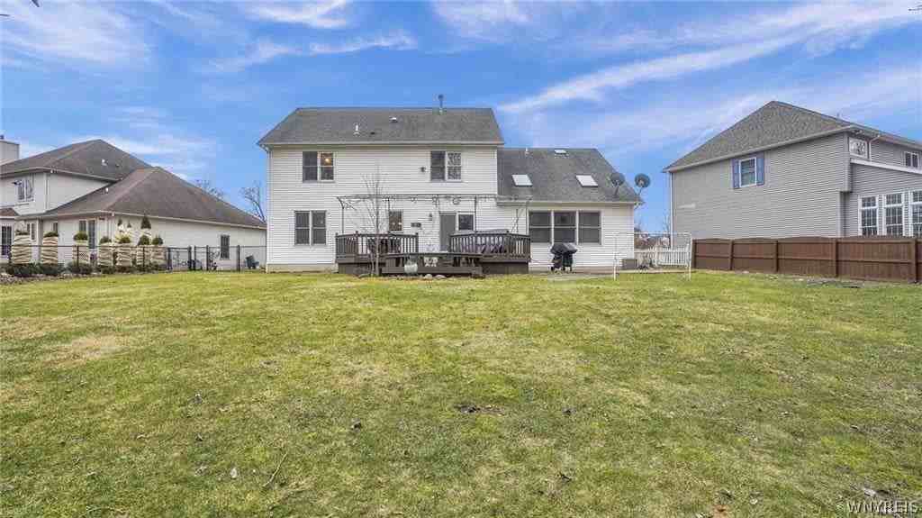 83 Huntingwood Dr - Photo 3 of 50