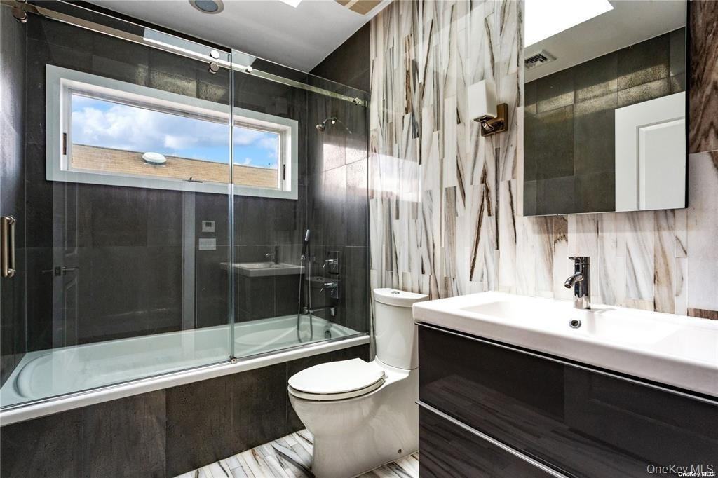 225 E Walnut St ##1 - Photo 5 of 26