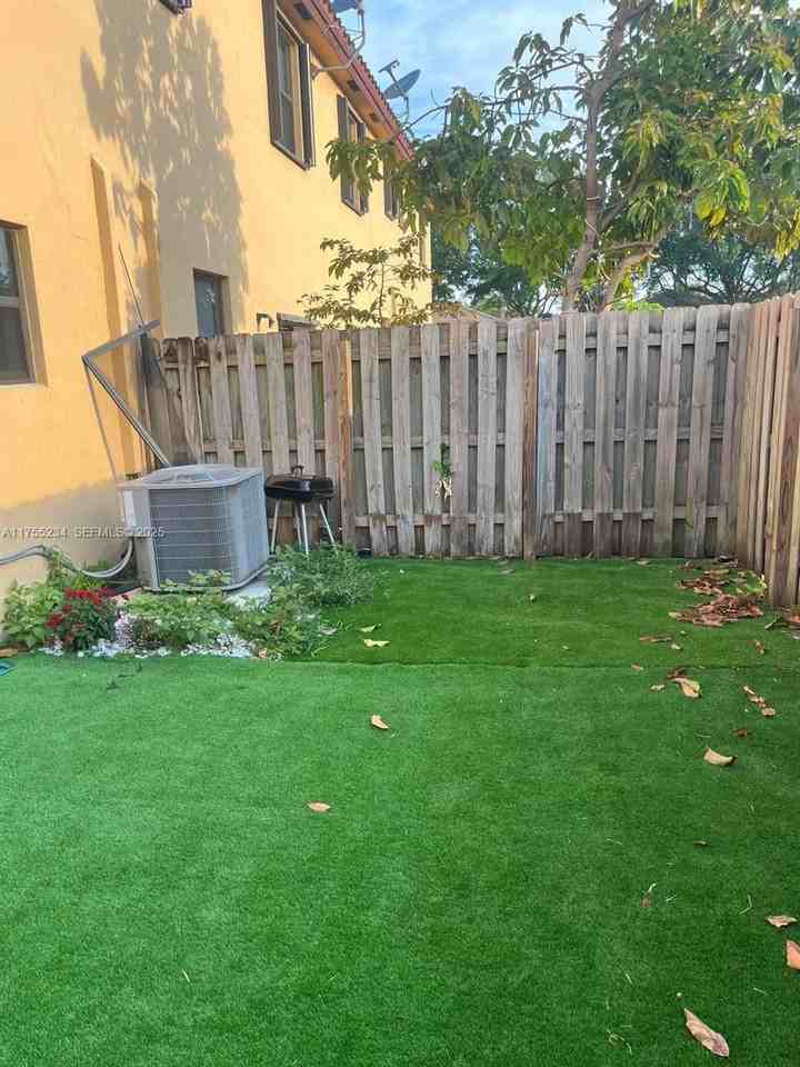 97 Southeast 34th Terrace - Photo 4 of 23