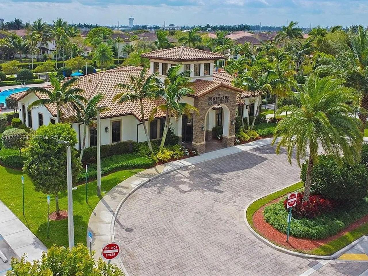 97 Southeast 34th Terrace - Photo 7 of 23