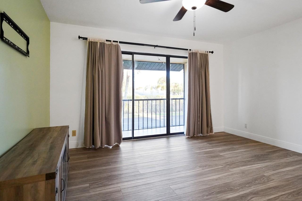 623 Sea Pine Way - Photo 3 of 50