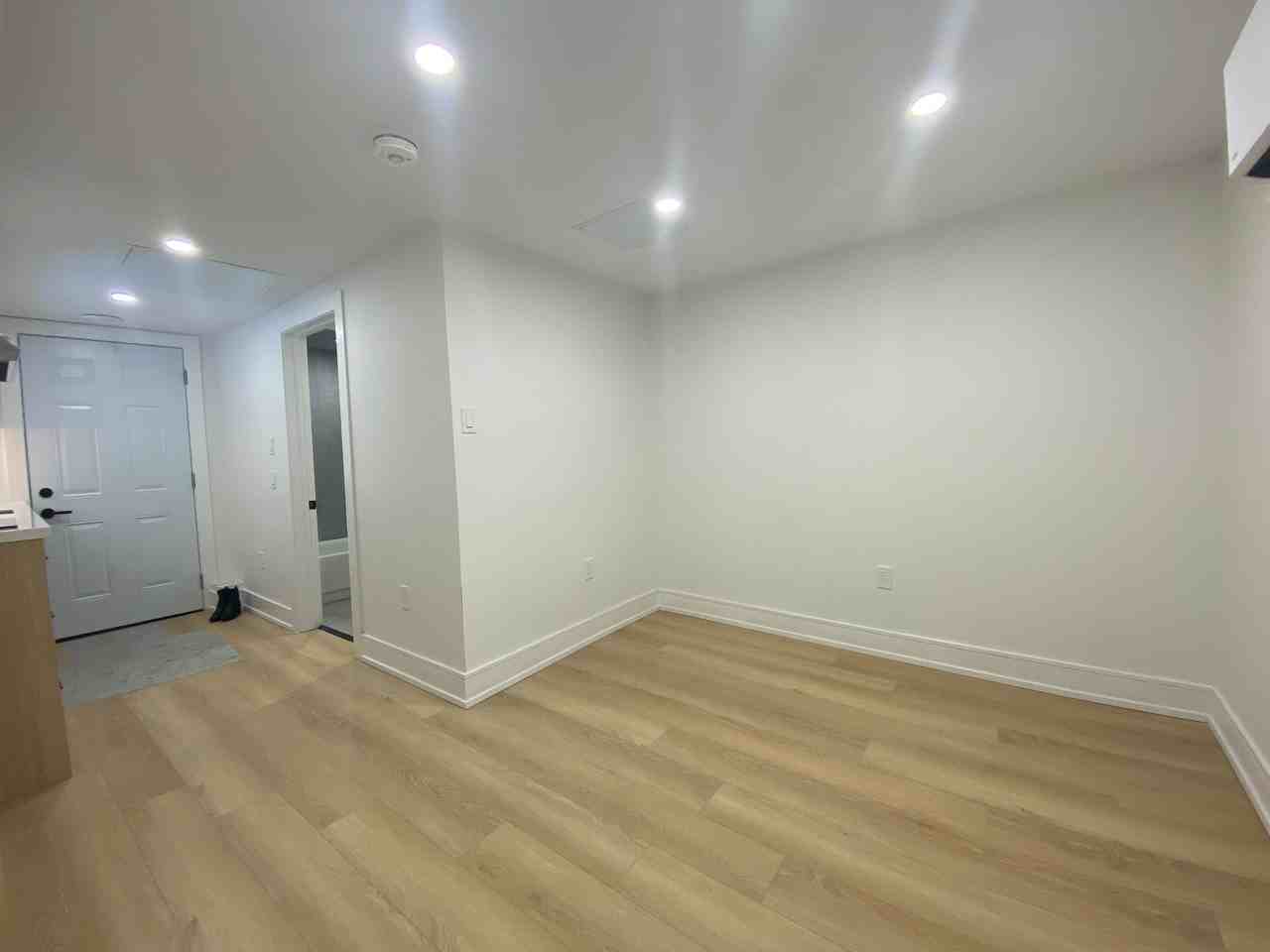 468 Northcliffe Boulevard #4 - Photo 4 of 7