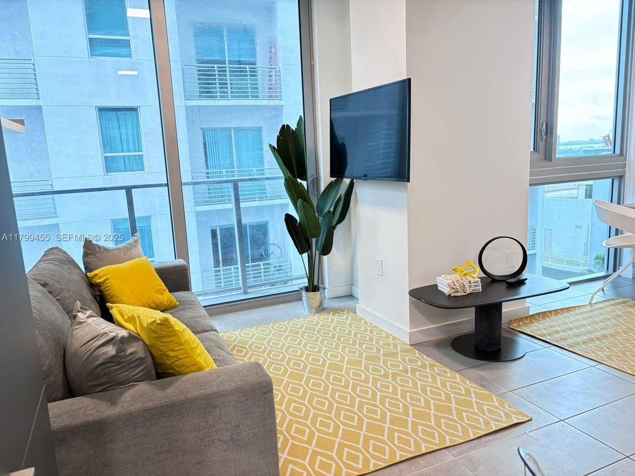 227 Northeast 2nd Street - Photo 3 of 30