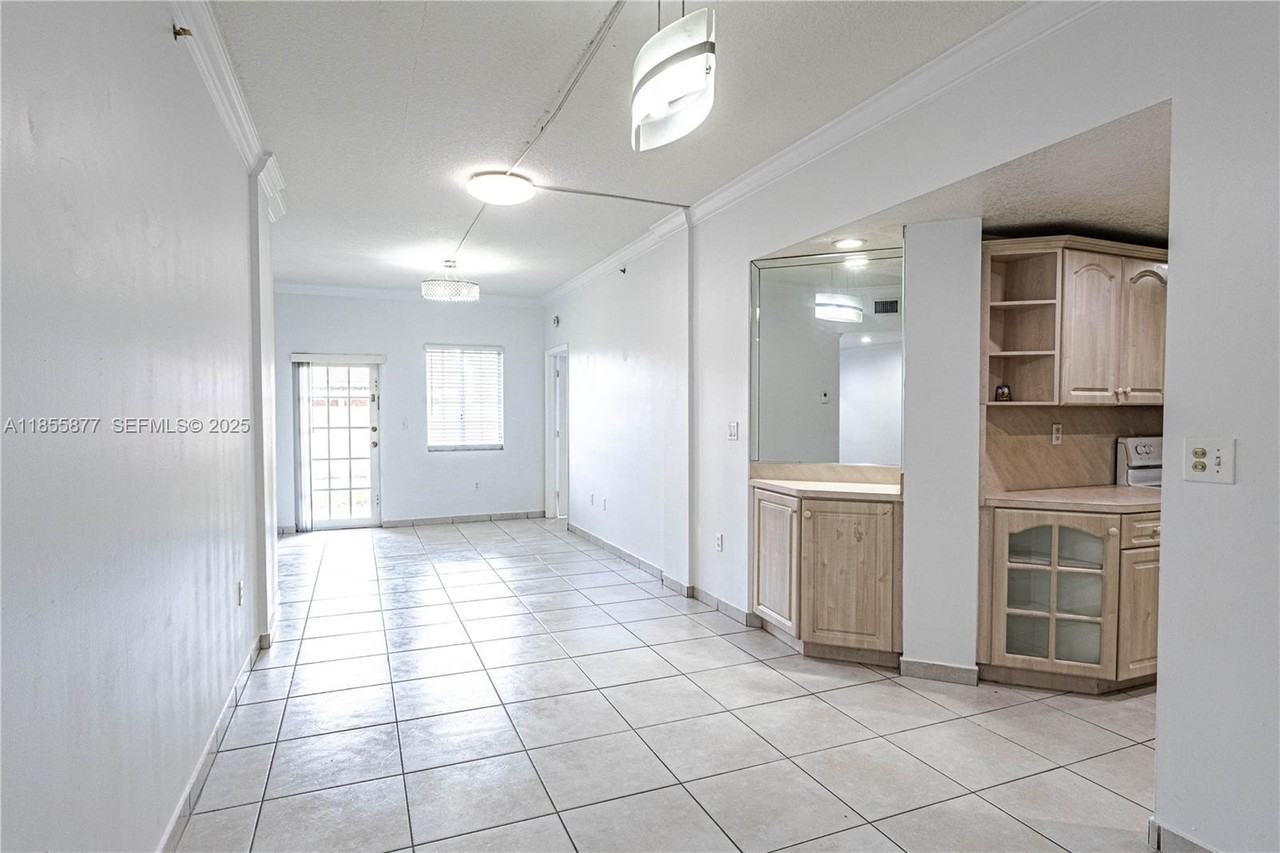 17405 Northwest 75th Place ##110 - Photo 3 of 19