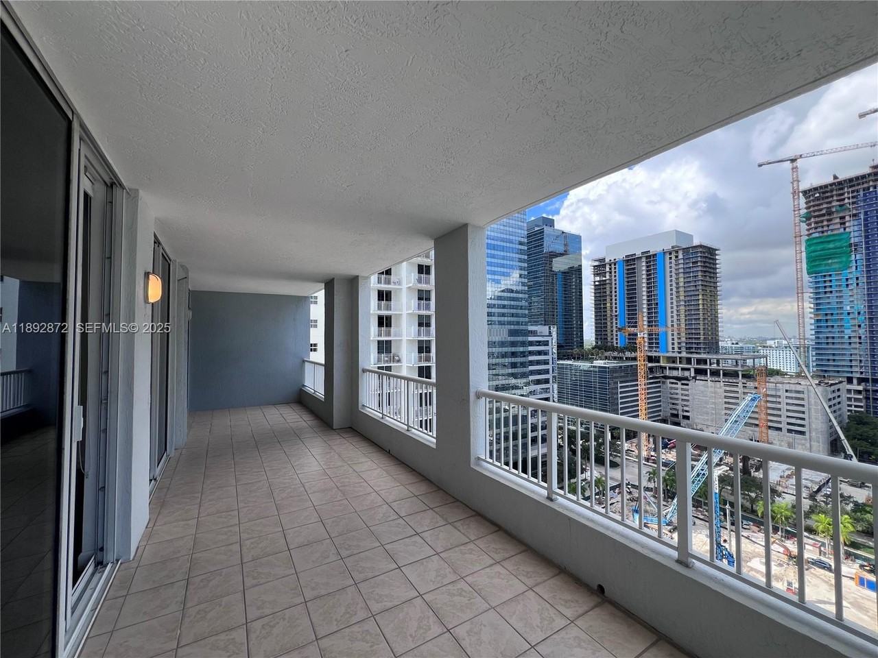 170 Southeast 14th Street - Photo 3 of 17