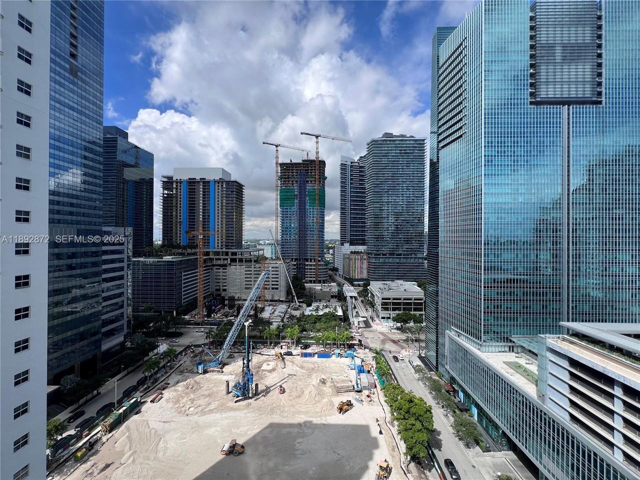 170 Southeast 14th Street - Photo 5 of 17