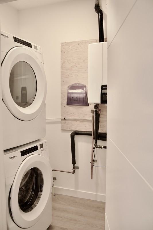 9938 162 Street Northwest - Photo 7 of 9