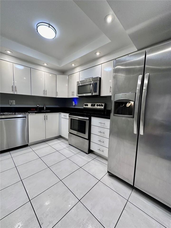 2500 Parkview Drive - Photo 5 of 22