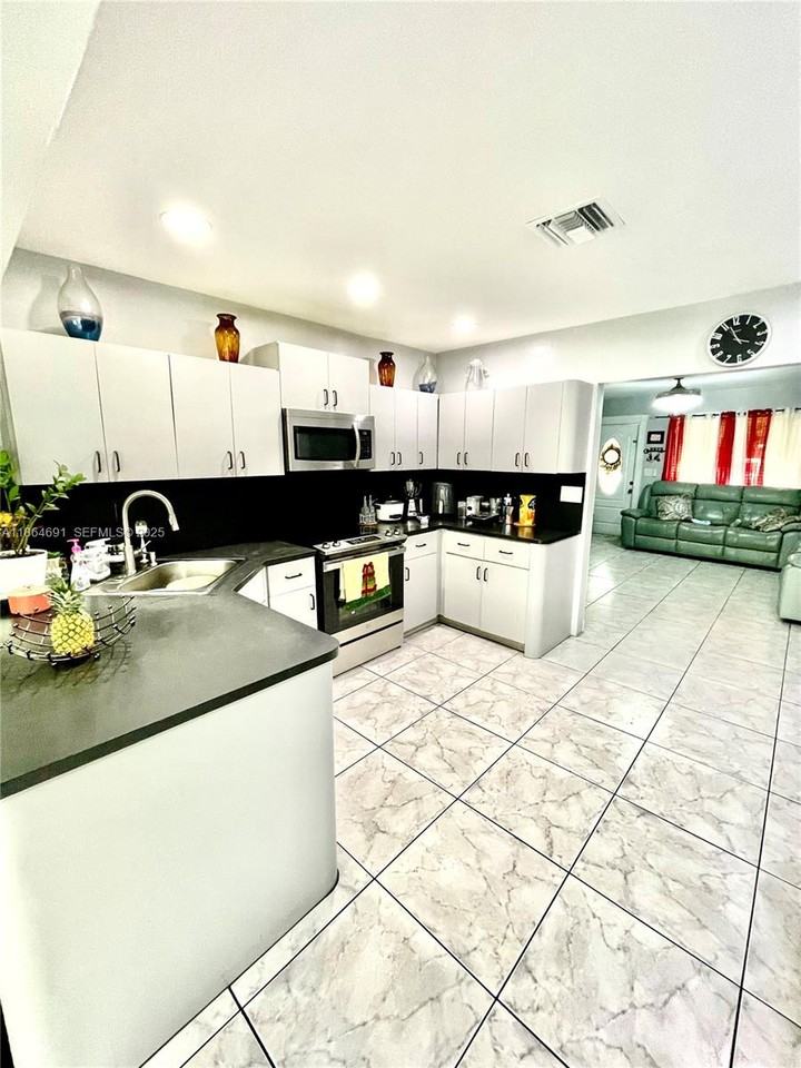 2301 Northwest 55th Street - Photo 2 of 44