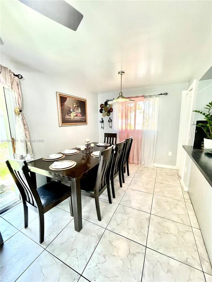 2301 Northwest 55th Street - Photo 4 of 44