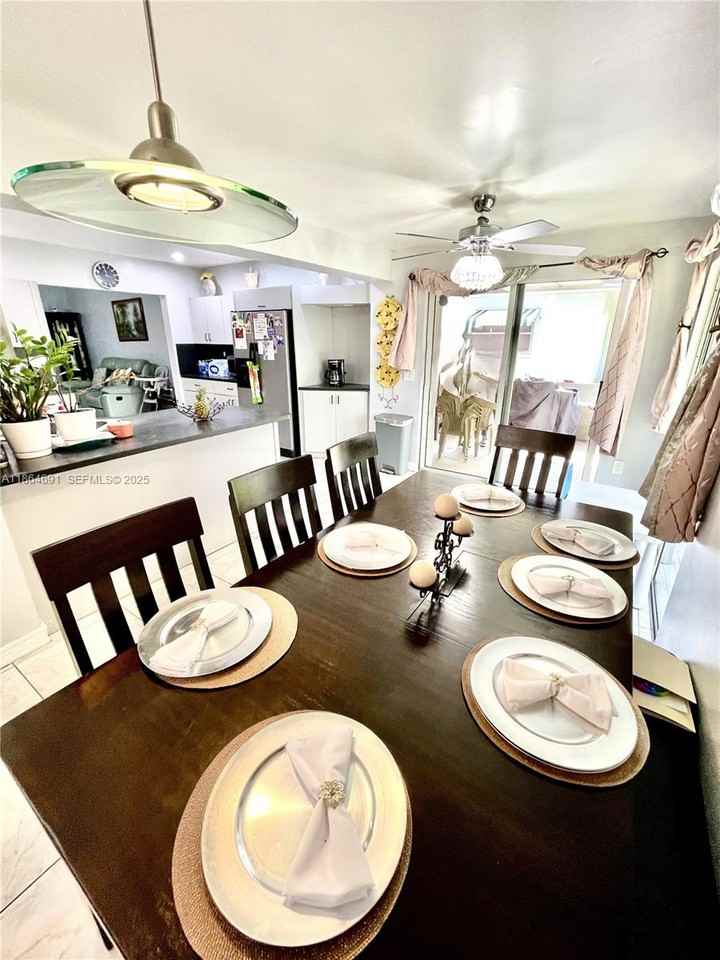 2301 Northwest 55th Street - Photo 5 of 44