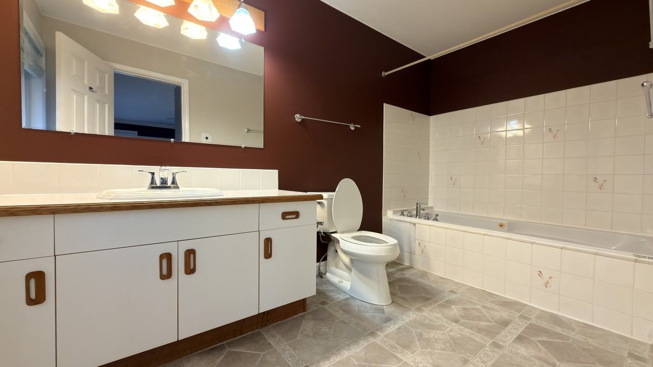 90 Ave & 158 St - Photo 7 of 20