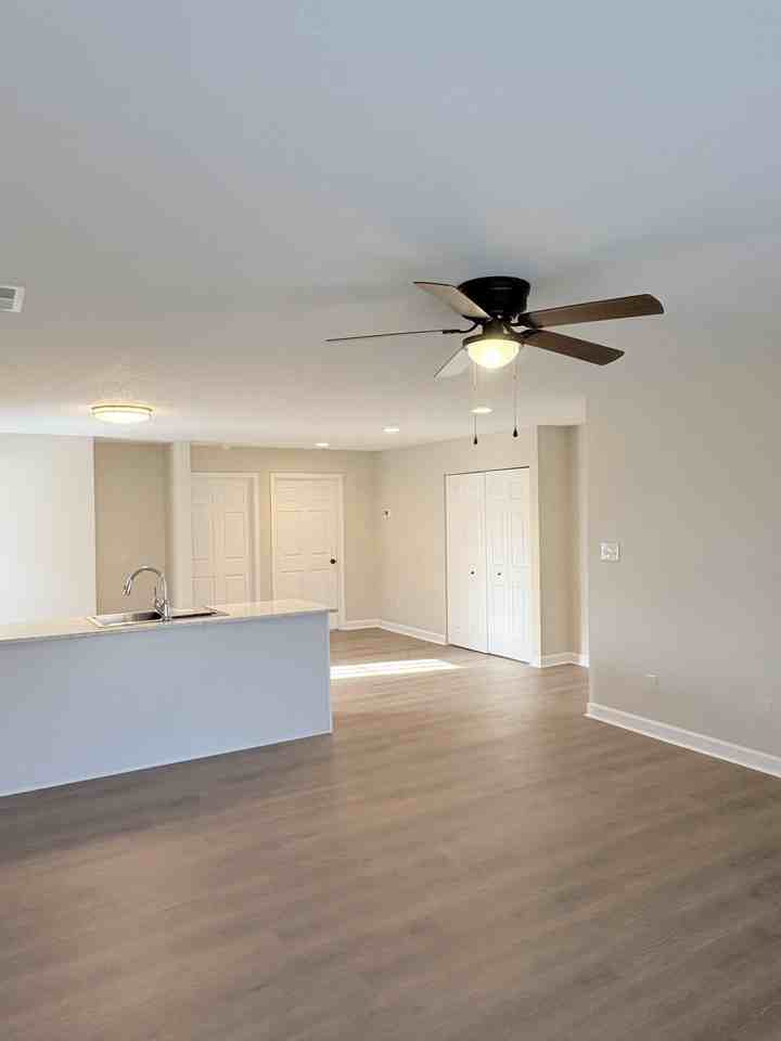 353 Catalpa Cir #NA - Photo 3 of 13