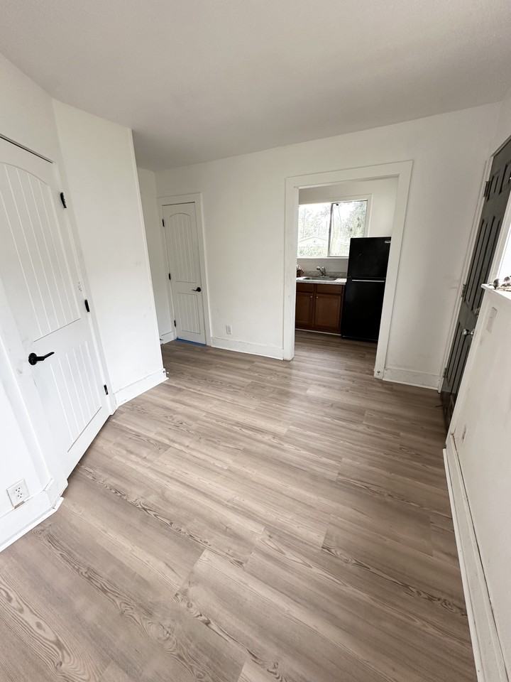 106 Seville Blvd #B - Photo 2 of 7