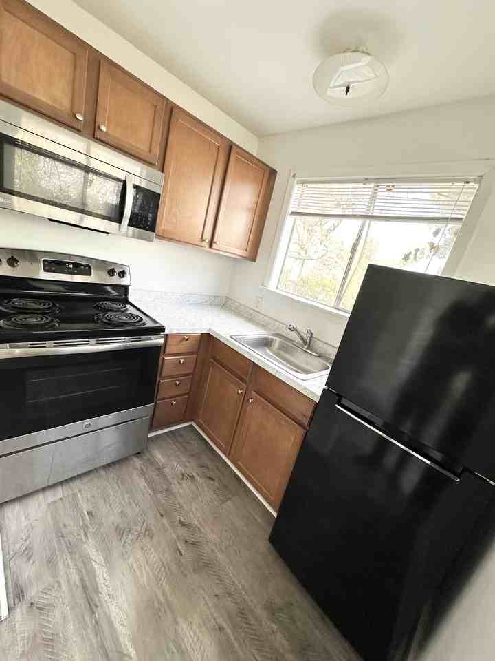 106 Seville Blvd #B - Photo 3 of 7