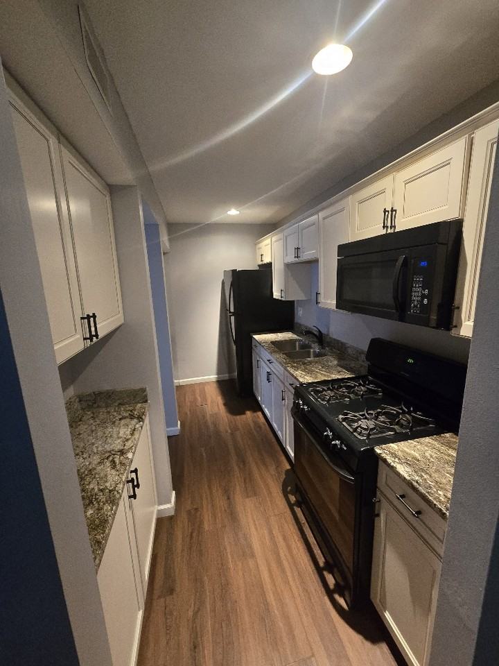 4V Fernwood Dr - Photo 2 of 16