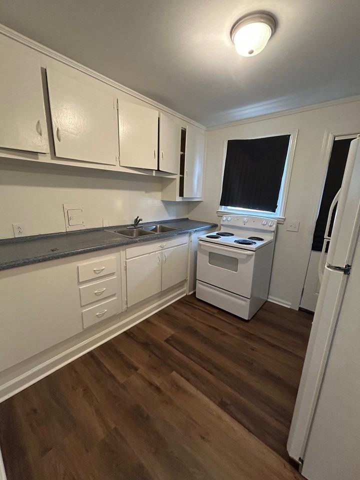 2922 Chestnut St #A - Photo 3 of 8