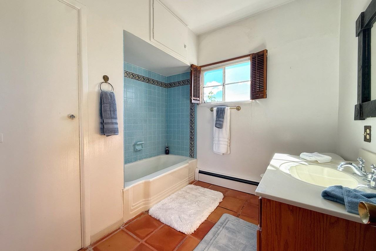 1325 Don Gaspar Ave #NA - Photo 4 of 17