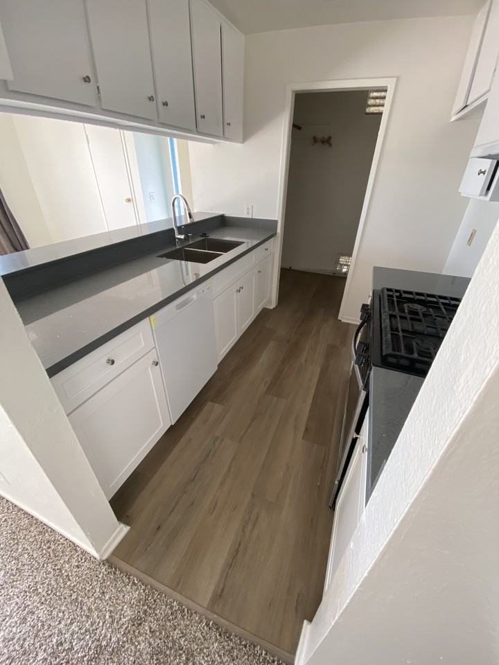 18881 Valley Cir #C - Photo 2 of 13