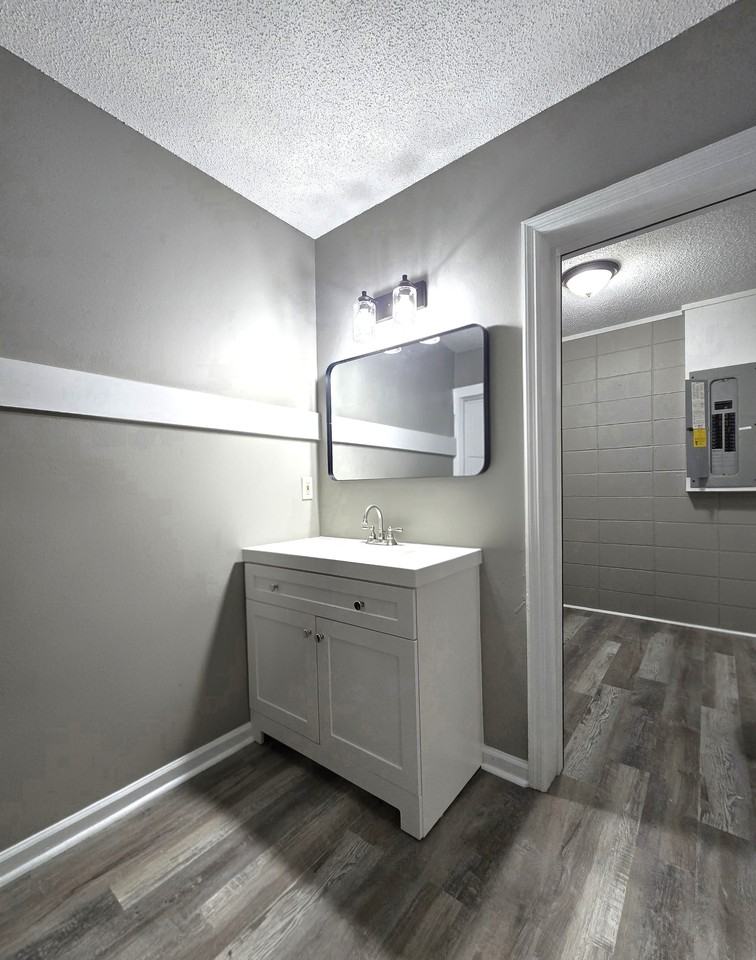 3129 Pontiac Dr #2B - Photo 7 of 8