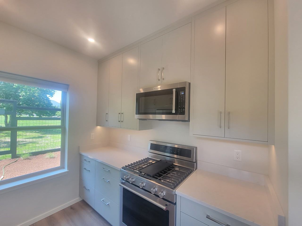 395 S Mountain Ave #NA - Photo 5 of 22