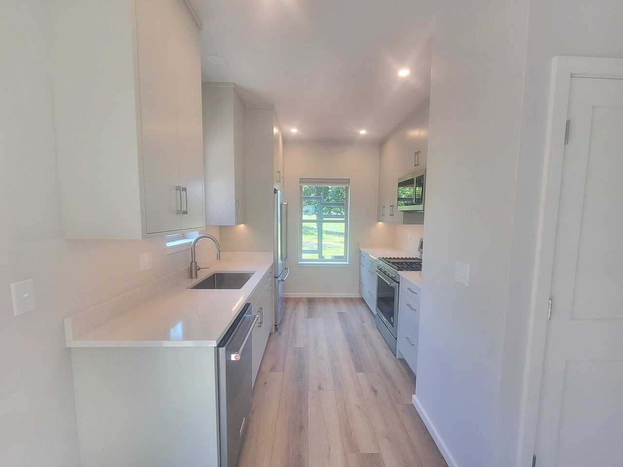 395 S Mountain Ave #NA - Photo 6 of 22