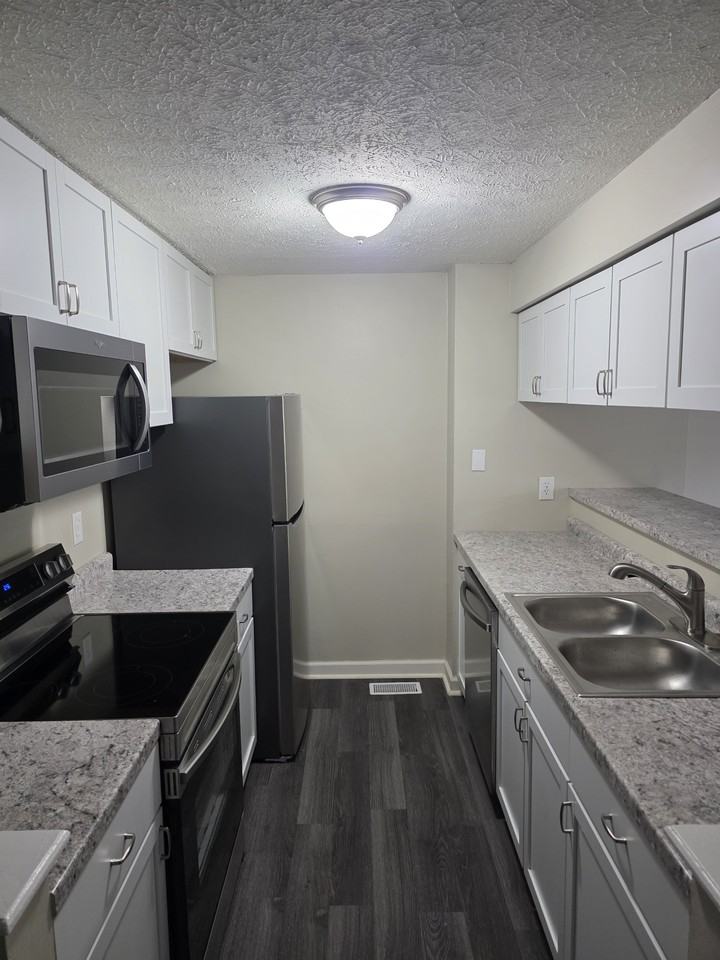 8512 Hague Rd #8512 - Photo 4 of 17