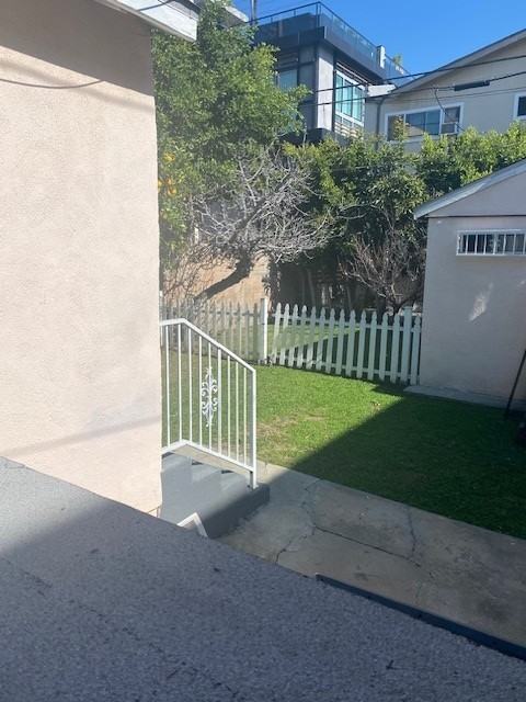 930 N Genesee Ave #B - Photo 2 of 9