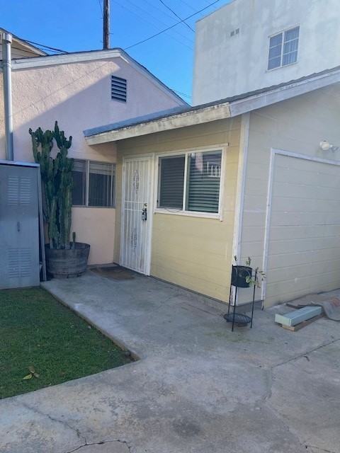 930 N Genesee Ave #B - Photo 4 of 9