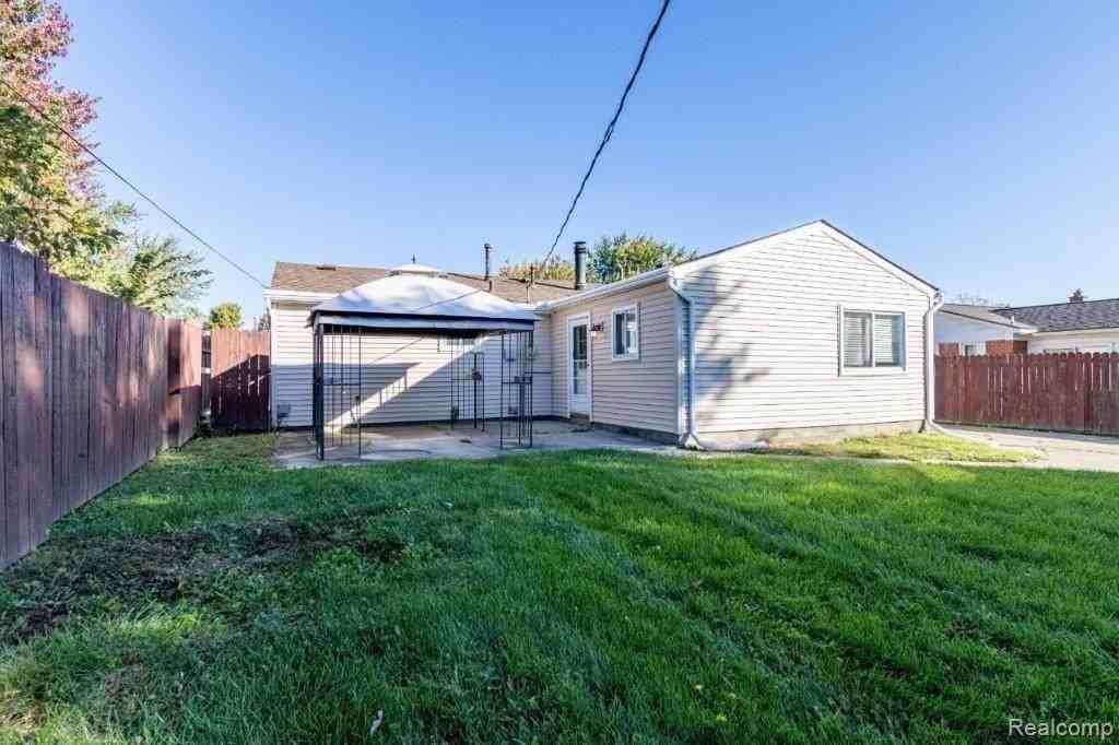 2202 Isabell Avenue - Photo 2 of 11