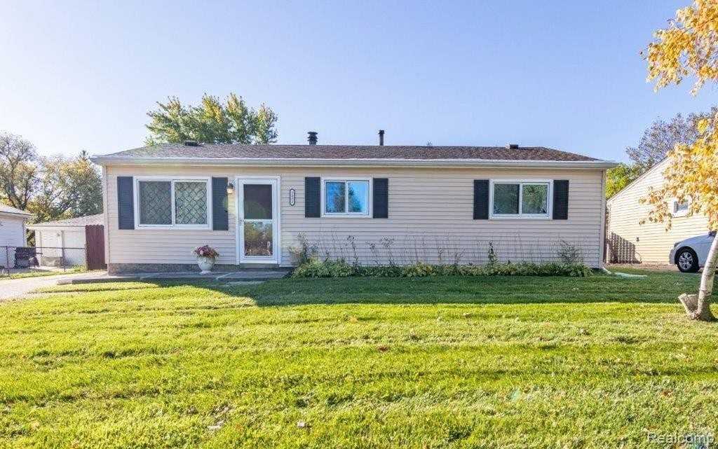 2202 Isabell Avenue - Photo 3 of 11